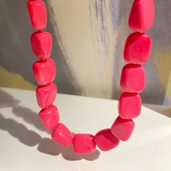60's Vintage Crown TRIFARI Magenta Chicklet Beaded Demi Necklace RARE - Picture 3 of 6